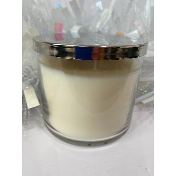 Bath & Body Works Limited Edition “Snow Day” New 3 Wick Candle From 2013 Vault - Picture 5 of 7